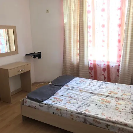 Apartament Budget Holiday Apartments First Line Sea Coast